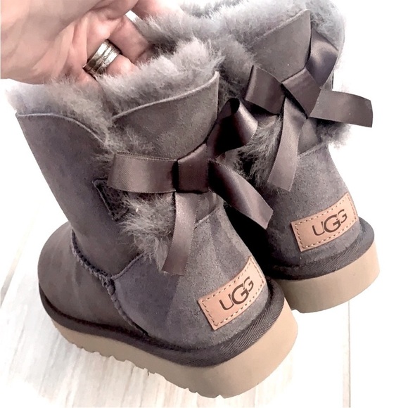 *NEW* Ugg Bailey Bow ll - Picture 5 of 14